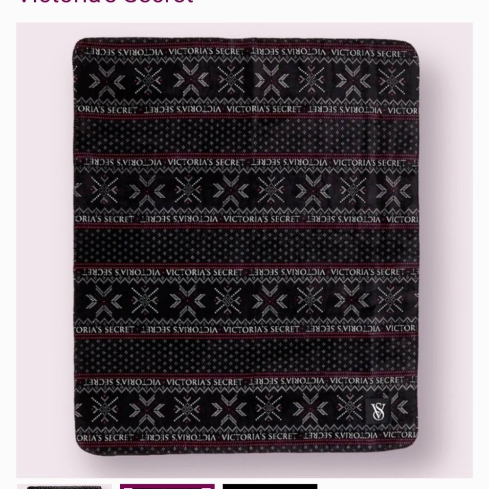 Plush Holiday Blanket Victoria's Secret - Picture 2 of 2